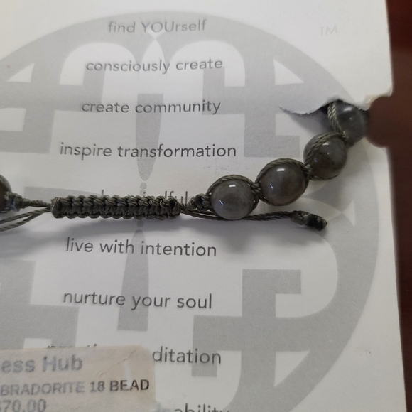 Mala and Mantra labradorite strength bracelet - Picture 3 of 6